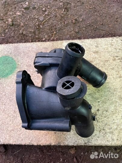Корпус термостата VW Passat B5 VR5 AGZ 2.3 99г