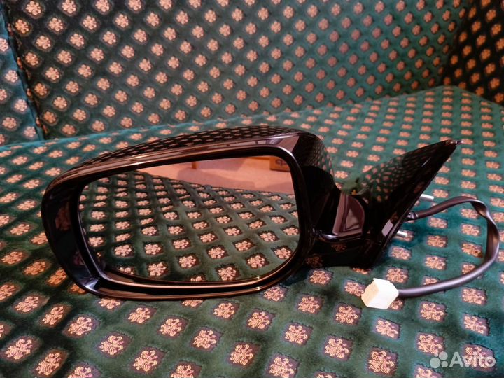 Зеркало левое