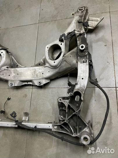 Подрамник передний Bmw 528I F10 2010