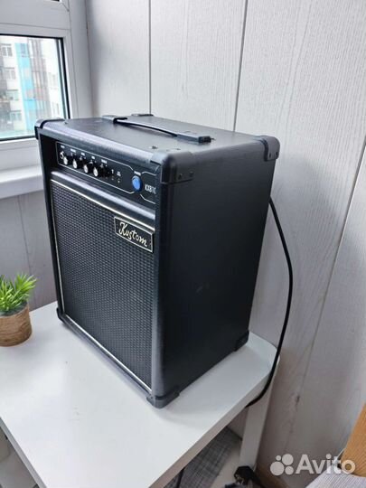 Басовый комбоусилитель Kustom KXB10 (динамик '10)