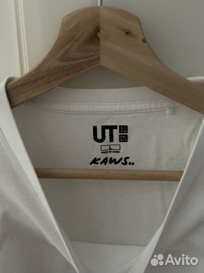 Футболка uniqlo x Kaws