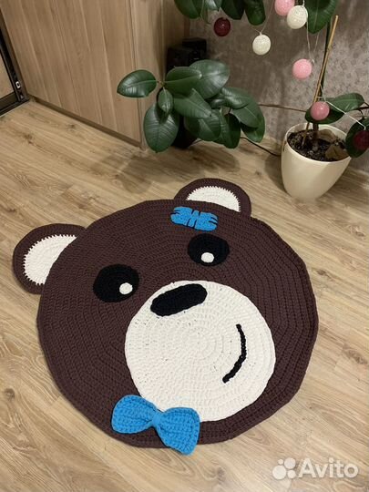 Вязанный коврик для детей