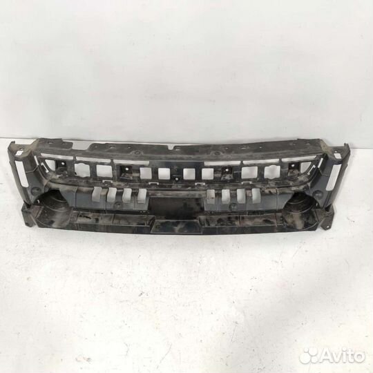 Кронштейн решëтки радиатора Ford Kuga 2