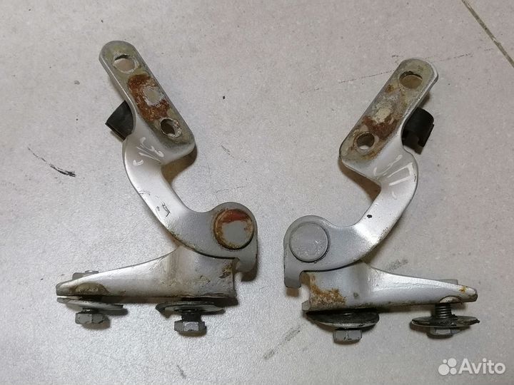 Петля двери багажника Chery Amulet A15