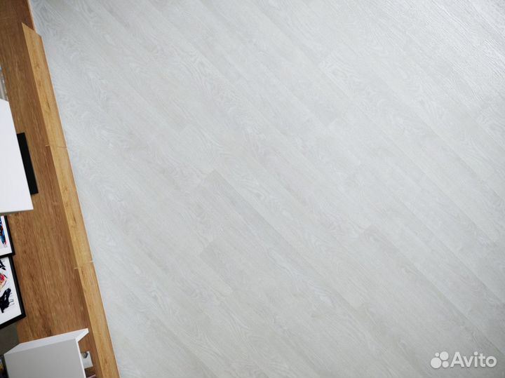 Кварцвинил. Клеящиеся стеновые панели