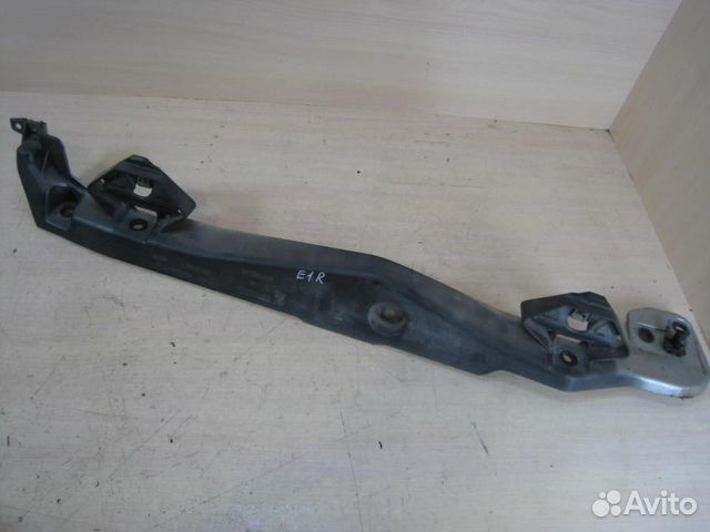 Кронштейн крыла правого переднего Renault Laguna