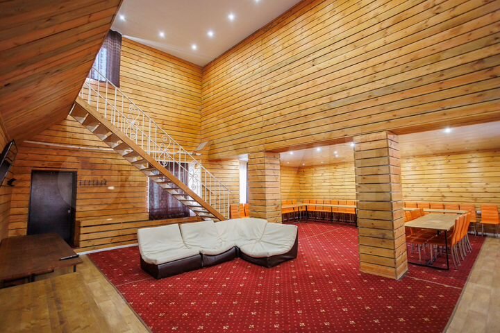 Дом 250 м² на участке 4 га