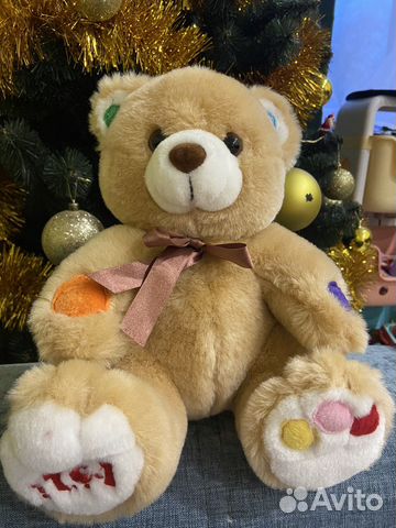 Интерактивный мишка учит цветам