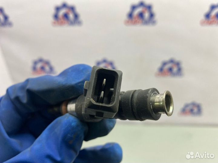 Форсунка инжекторная электрическая Opel Astra J