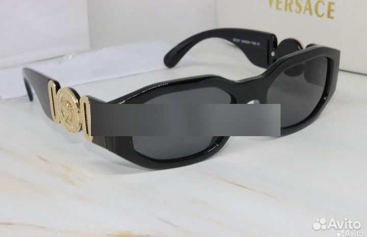 Солнцезащитные очки Versace