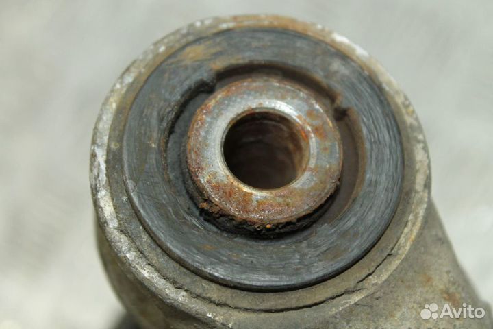 Кулак задний правый (цапфа) Honda Civic 8 FD 4D