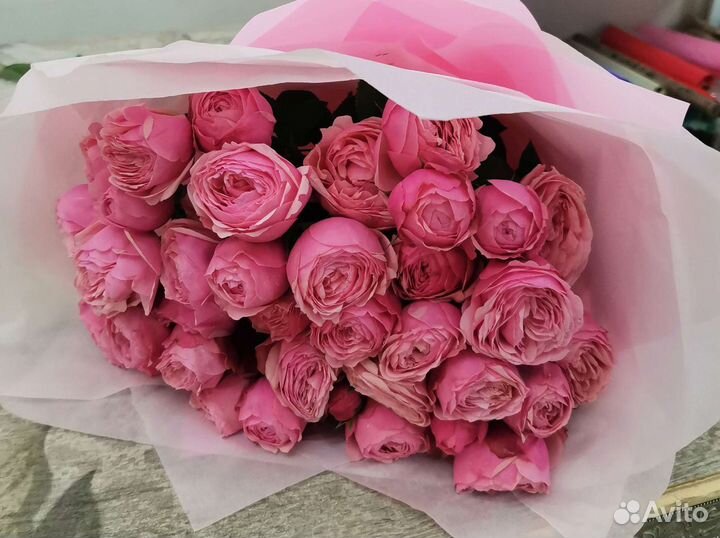 Букет пионовидных кустовых роз 11 шт