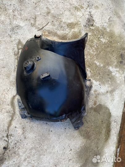 Подкрылок передний правый Mercedes CLK W209