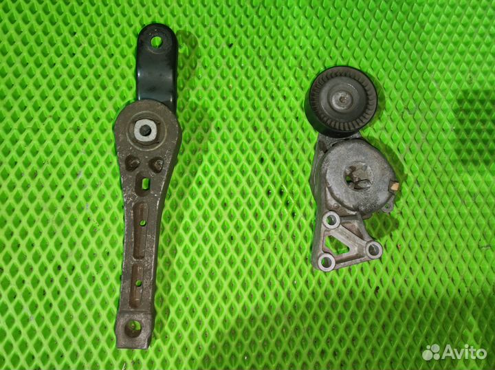 Опора двигателя задняя Volkswagen Golf Plus