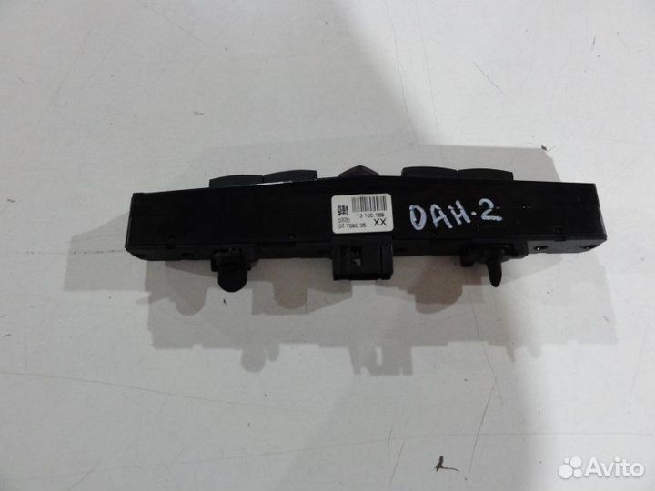 Блок кнопок многофункциональный Opel Astra Gtc H