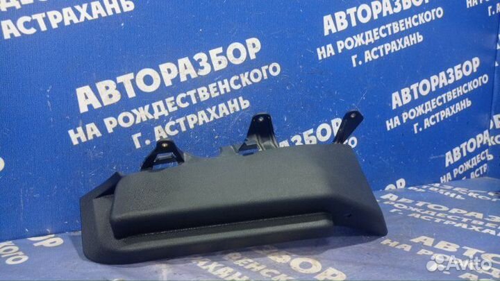 Держатель задней полки Opel Astra H хэтчбек 2009