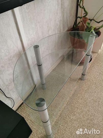 Стеклянная тумба под тв