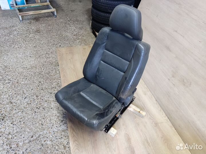 Сидение переднее левое, Volvo 960