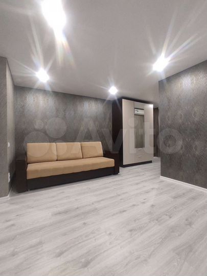 2-к. квартира, 42 м², 1/4 эт.