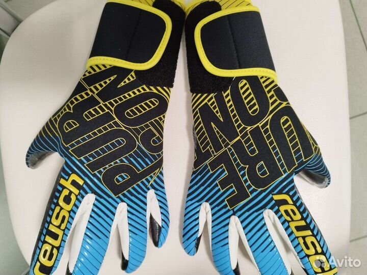 Перчатки вратарские футбольные reusch Pure Contact