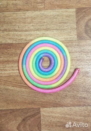 Гимнастическая скакалка