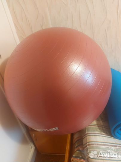 Гимнастический мяч фитбол