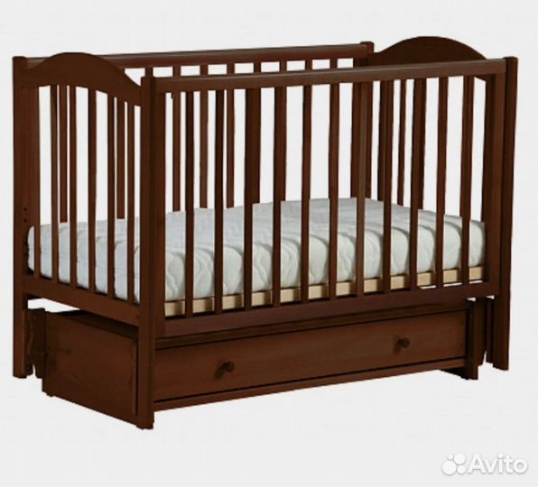 Детская кроватка с маятником и ящиком