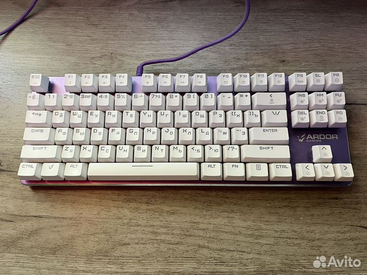 Игровая клавиатура и мышь