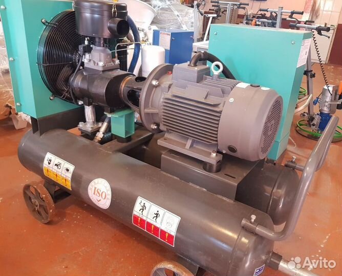 Винтовой компрессор 22кВт, 4куб, с ресивером