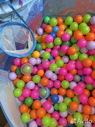 Сухой бассейн с шариками