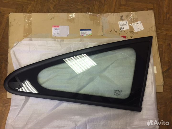 Стекло боковое заднее правое rodius / stavic