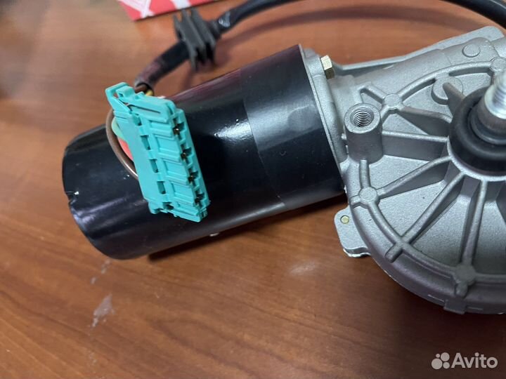 Моторчик стеклоочистителя Mercedes W202