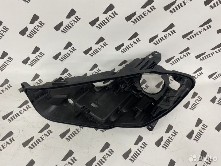 Левый корпус фары Jaguar XE 2015-2019 Xenon