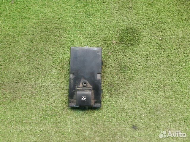 Кнопка стеклоподъемника передняя левая Opel Astra