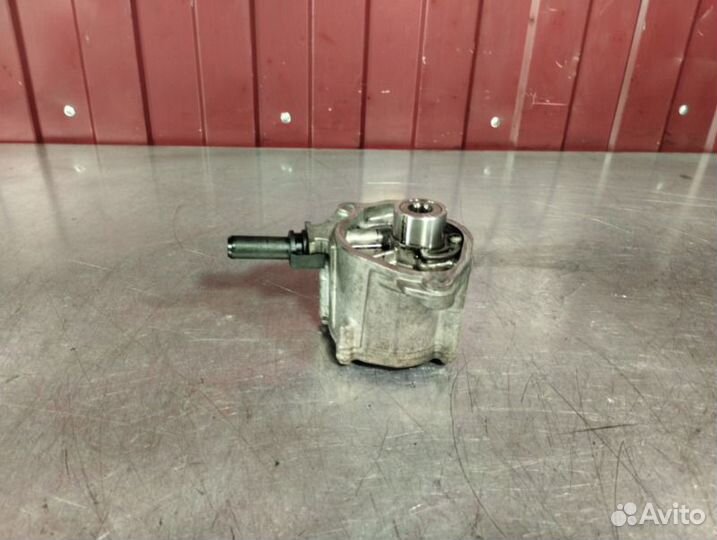 Насос вакуумный Mercedes E-Class W212 OM651 2.2