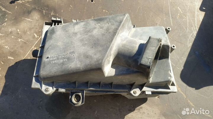 Корпус воздушного фильтра Октавия Тур 1.6 AKL