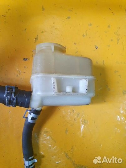 Бачок гидроусилителя гура тойота 2.0 3S-FE toyota