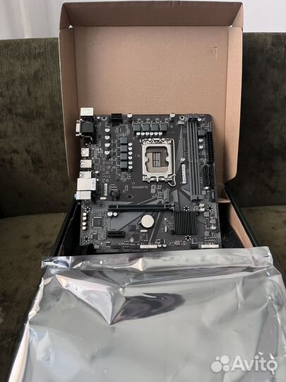 Материнская плата