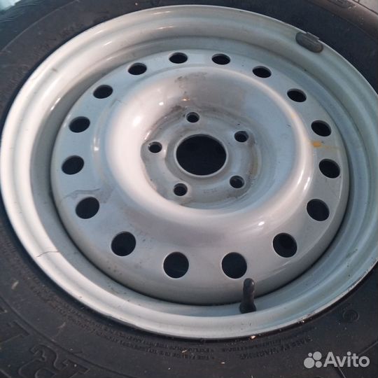 Продам четыре колеса с дисками размер на 15