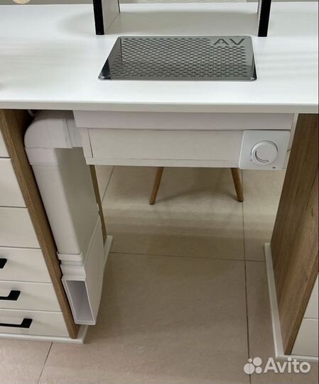 Вытяжка маникюрная