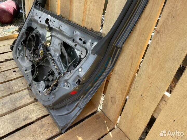 Дверь передняя правая Peugeot 607