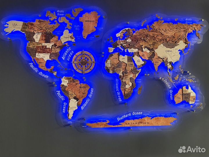 Карта мира из дерева с подсветкой