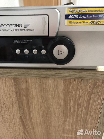 Видеомагнитофон DVD