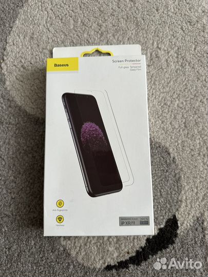 Защитное стекло на iPhone 11