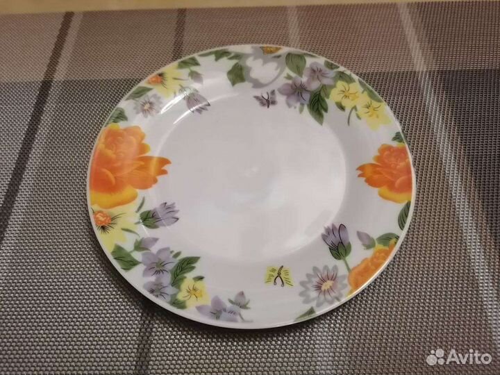 Тарелки новые