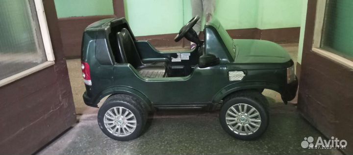 Детский электромобиль бу