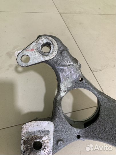 Траверса двигателя touareg NF 3.0 D