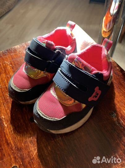 Кроссовки для девочки