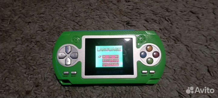 Портативная ретро консоль