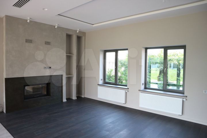 Дом 438 м² на участке 20 сот.